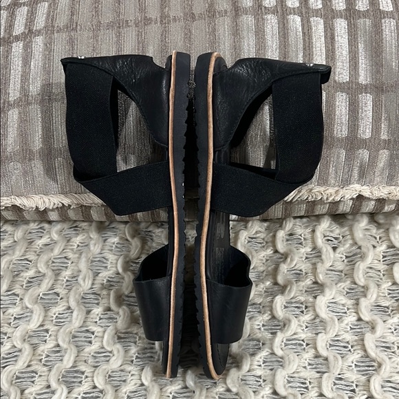 Sorel Black Sporty Ella III Ankle Strap Flat Sandals with Cushioned Footbed - Picture 5 of 10